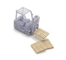 OO Gauge Forklift and Pallets