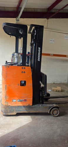 Reach truck forklift doosan - truck,